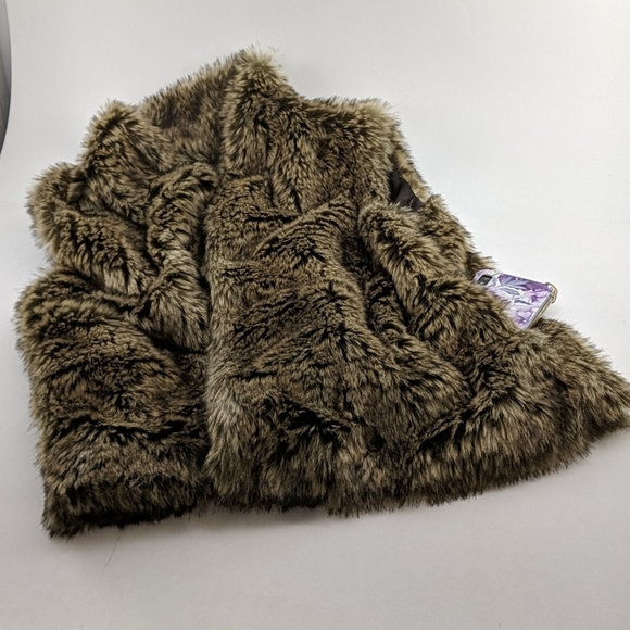 Abercrombie Fitch Women Faux Fur Vest Sz M - Picture 12 of 12